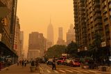 New York versinkt in gelbem Rauch