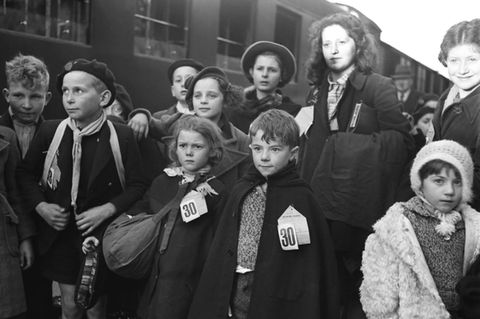 Gastfreundschaft auf Zeit: Während des Krieges nimmt die Schweiz 60 000 Kinder aus umkämpften und besetzten Ländern für jeweils einige Monate auf. Jüdische Kinder sind ausgeschlossen