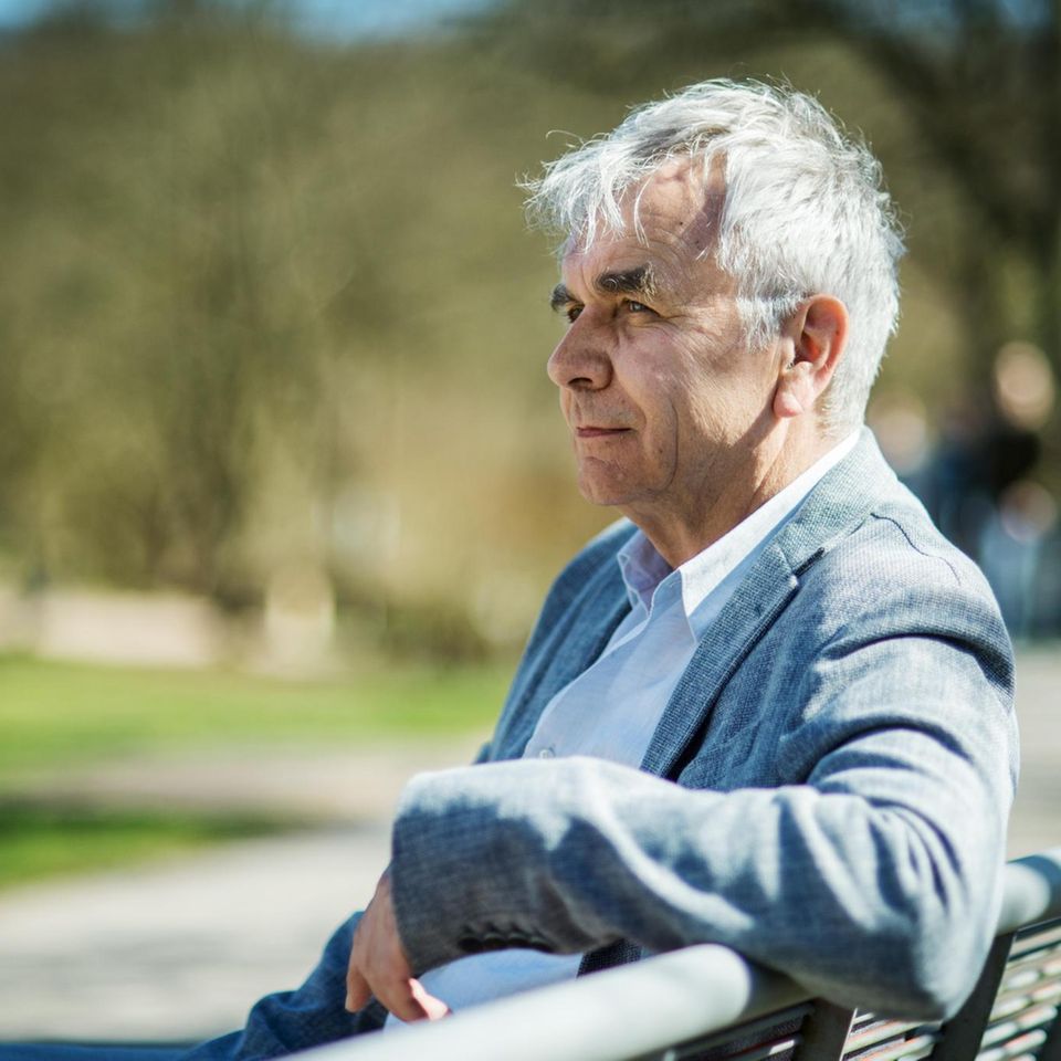 Interview: Stressexperte Gert Kaluza ist von einer philosophischen Weisheit zur Stressreduktion besonders überzeugt: "Gönne Dich (öfter) Dir selbst" Stressexperte Gert Kaluza ist von einer philosophischen Weisheit zur Stressreduktion besonders überzeugt: "Gönne Dich (öfter) Dir selbst"