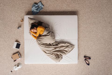 Wer morgens nur schwer aus dem Bett kommt, ist anfälliger für bestimmte Leiden