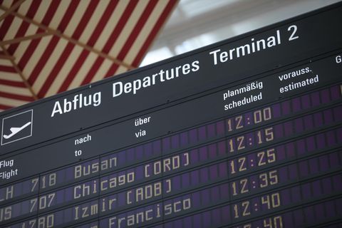Flughafen: Wie Sie schneller durch Check-in und Sicherheitskontrolle kommen