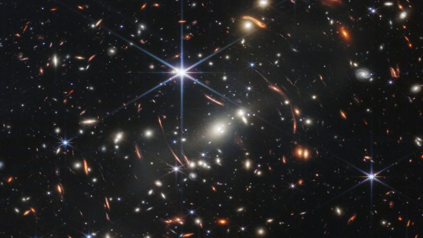 Der Galaxienhaufen SMACS 0723, aufgenommen mit dem "James Webb"-Teleskop