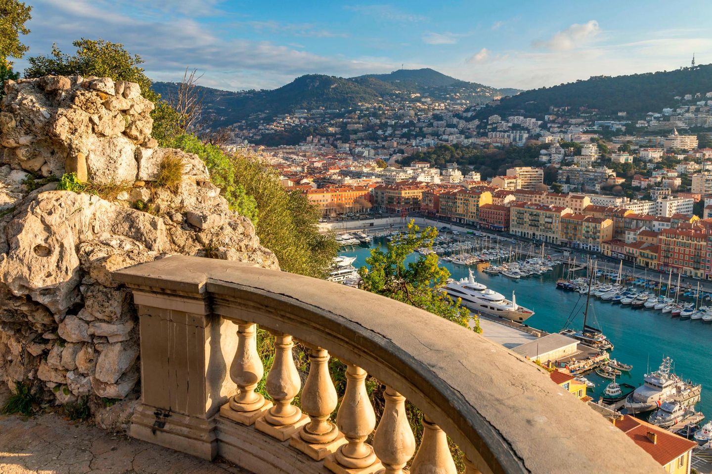 iew from Colline du Chateau down to Port Lympia, Nice, Cote d'Azur, France, Europe