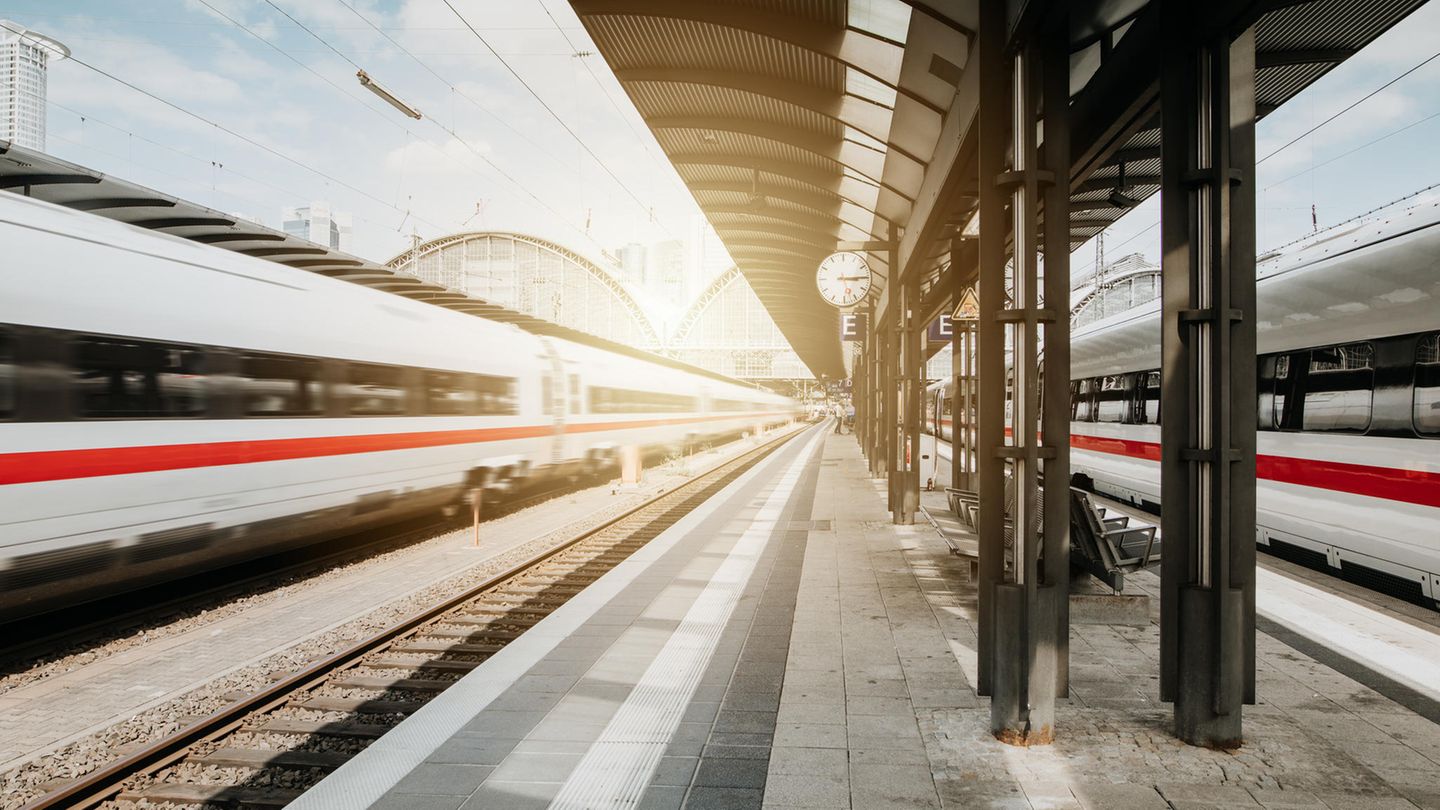 Eine Bahnfahrt verursacht nur etwa ein Zehntel der Emissionen, die ein Flug auf der gleichen Strecke verursachen würde.