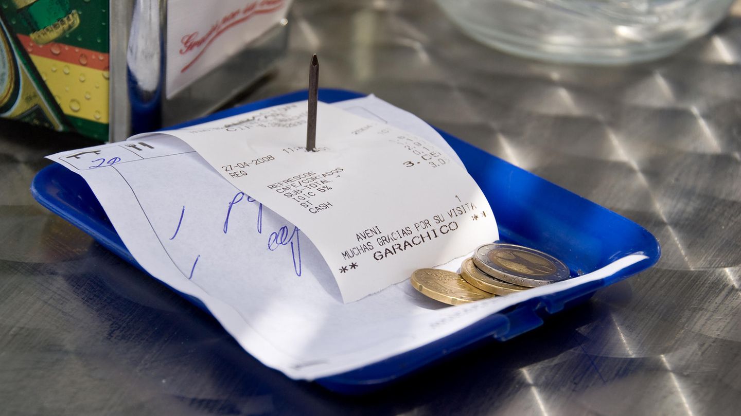 Rechnung im Restaurant in Spanien Rechnung im Restaurant in Spanien