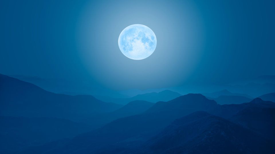 Hallo Himmel: "Blue Moon" - zweimal Supermond im August