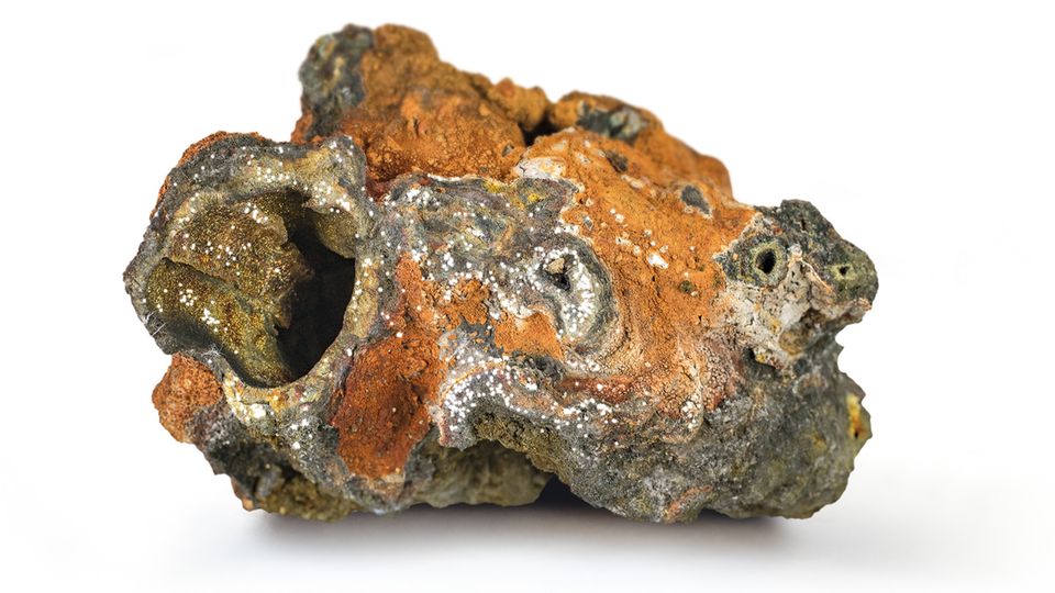 Eisenreiche Schwefelverbindungen: das Schlotfragment eines Schwarzen Rauchers