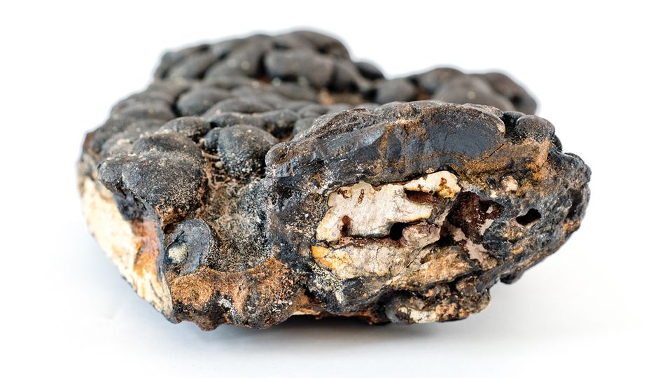 Das Fragment einer Kobaltkruste aus dem Atlantik