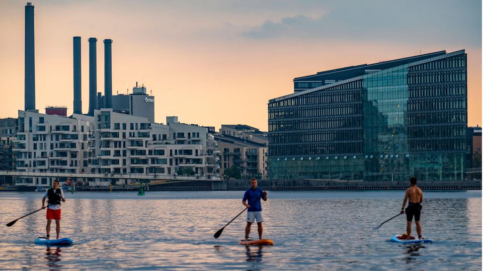 SUP-Fahrer in Kopenhagen
