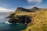 Gásadalur, ein Ort der Färöer im Westen der Insel Vágar