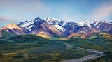 Denali National Park & Reserve – Höher geht‘s nicht! Berge in verschiedenen Farben, zum Teil mit Schnee bedeckt