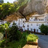 Setenil de las Bodegas in Andalusien