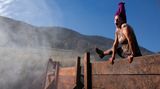 Eine Frau beim Dirty Dash in den USA