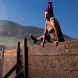 Eine Frau beim Dirty Dash in den USA