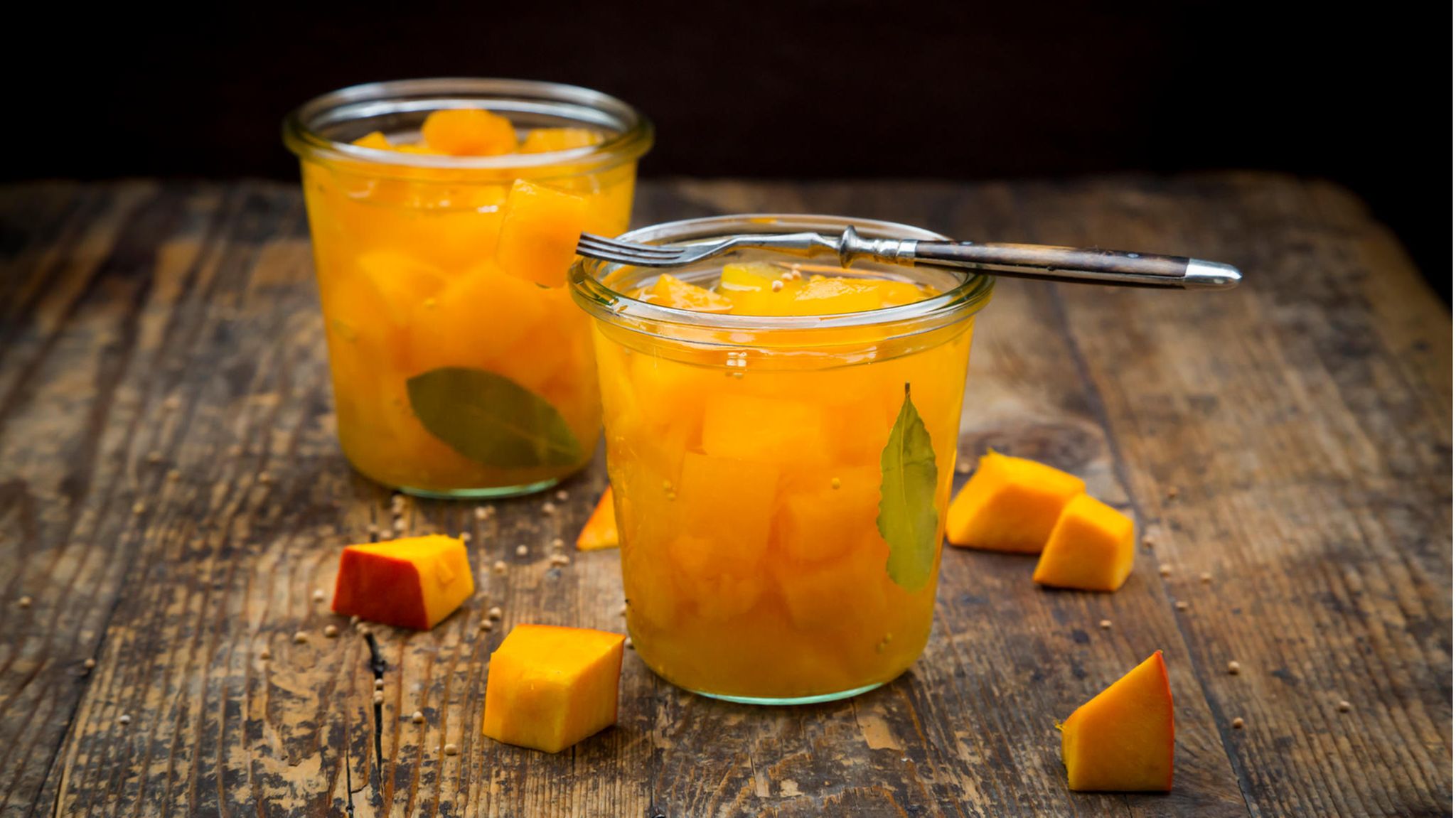 Eingekochter Kürbis im Glas