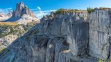 Felswand des Monte Piano im Sonnenschein