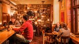 Tschechien, Prag. Bukowski's Bar, Stadtteil Zizkov