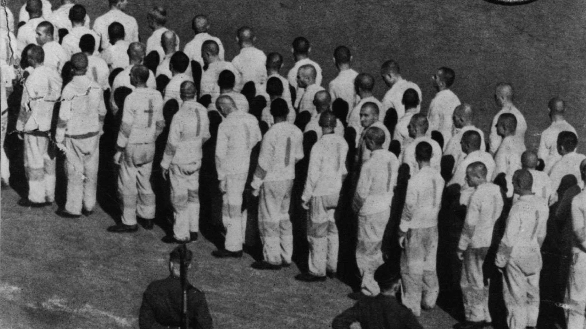 Konzentrationslager Dachau, Häftlinge und SS-Wachtmänner, progagandistischer Bildbericht