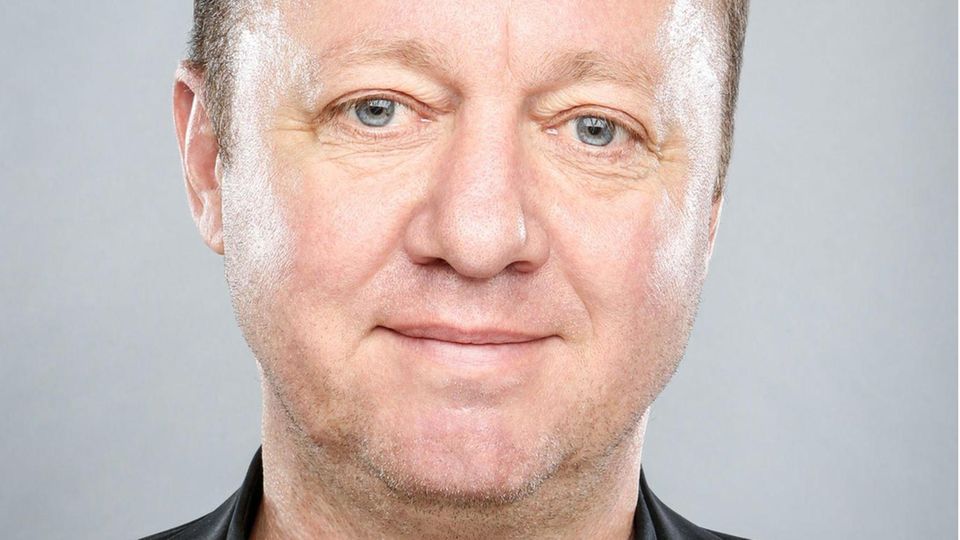 Prof. Dr. Jan Claas Behrends Prof. Dr. Jan C. Behrends: Der Osteuropahistoriker am Leibniz-Zentrum für Zeithistorische Forschung in Potsdam lehrt osteuropäische Geschichte an der Europa-Universität Viadrina in Frankfurt (Oder)