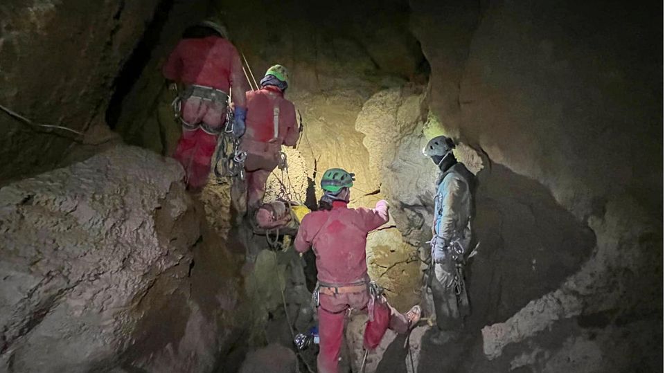 Rettung von Mark Dickey aus der Höhle