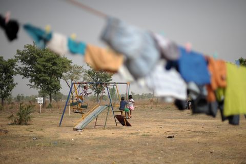 In vielen Ländern mit niedrigem und mittlerem Einkommen – hier Nigeria – lauert die Blei-Gefahr an alltäglichen Orten, beispielsweise aufgrund von bleihaltiger Farbe auf Spielplätzen 