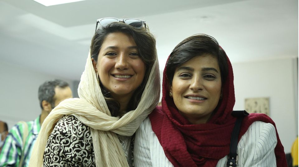 "Frau, Leben, Freiheit": 13 Gesichter des Widerstands im Iran – und ihre Geschichten "Frau, Leben, Freiheit": 13 Gesichter des Widerstands im Iran – und ihre Geschichten
