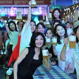 Frauen auf dem chinesischen Oktoberfest