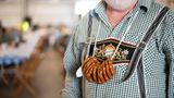 Ein Mann in Tracht auf dem Frankenmuth Oktoberfest