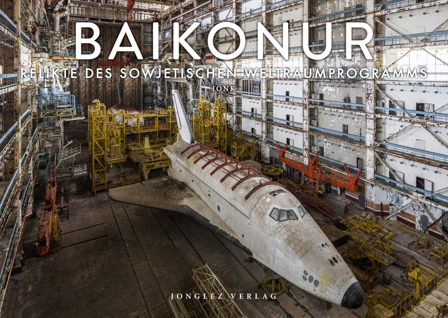 Im mehrfach ausgezeichneten Jonglez-Verlags erschien vor kurzem das 190seitige Fotobuch "Baikonur – Relikte des sowjetischen Weltraumprogramms" mit großformatigen Bildern von Jonk und einem ausführlichen Report seiner abenteuerlichen achttägigen Reise von Paris nach Kasachstan.