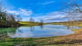 Der Eichener See am Südrand des Schwarzwalds war lange Zeit ein Rätsel. Er verschwand und tauchte auf. Bis heute ist kaum vorherzusagen, wann der Karstsee erscheint, und wie lange er bleibt. Zudem ist er deutschlandweit der einzige See, in dem das Kiemenflusskrebschen (Tanymastix Lacunae) lebt. Trocknet der See aus, überdauert die Spezies in Form von Eiern, aus denen bei der nächsten Überschwemmung die Krebschen schlüpfen.  Zu erwandern ist der See (wenn er da ist) über eine kleine Wandertour des Ortsvereins Schopfheim des Deutschen Wanderverbands.