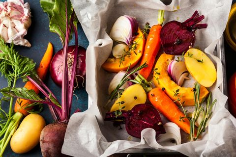 Am Institut für Ernährungspsychologie an der Universität Göttingen wurde die "New German Diet" mit ins Leben gerufen. Gerade im Herbst bieten regionale Lebensmittel köstliche und gesunde Vielfalt in der Küche 