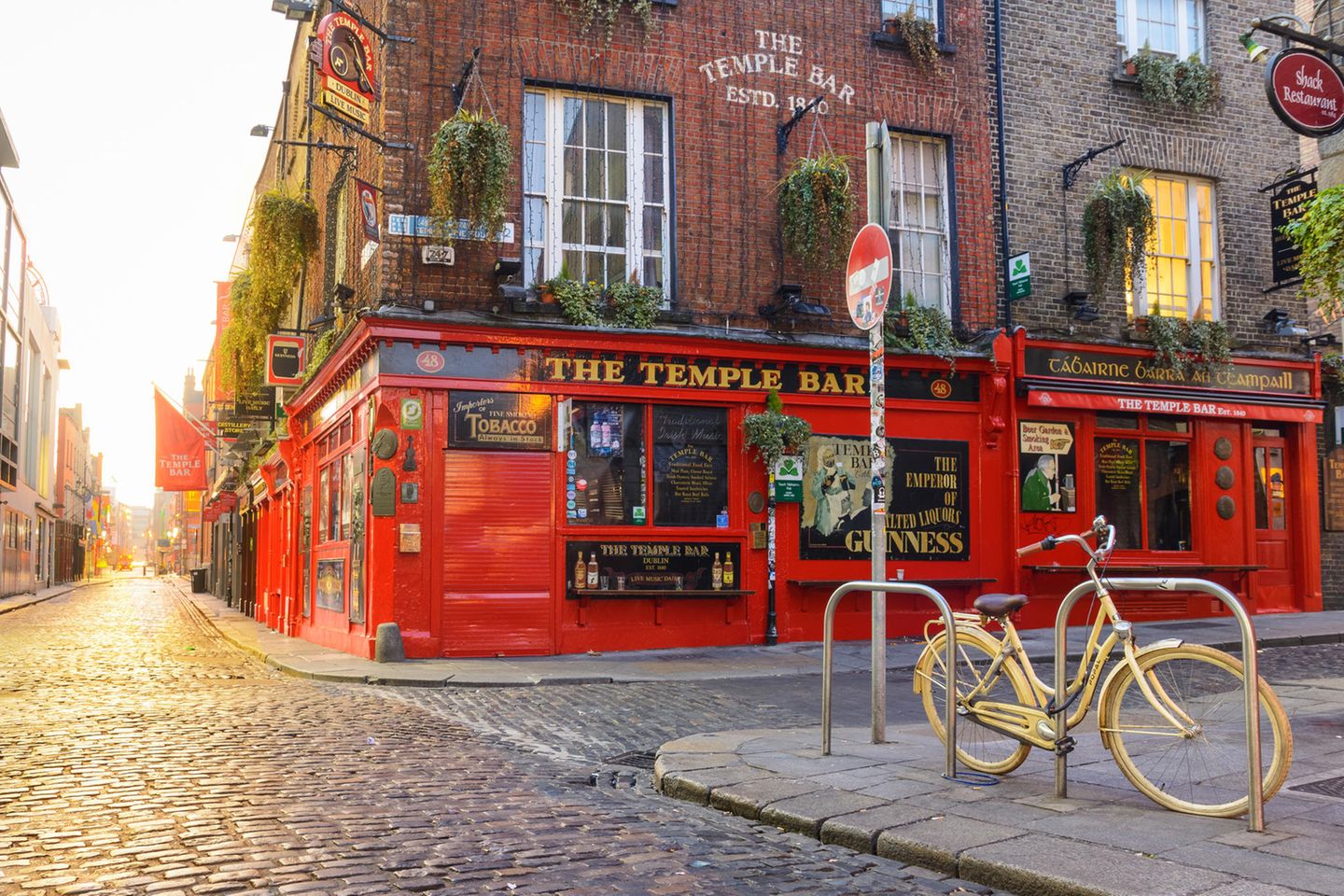 Temple Bar, Dublin dublin, ireland. 5th may, 2019: views of empty pub street in dub