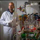 Die Forschenden entnahmen außerdem über 11.000 Liter Wasserproben, um die Veränderung der Kohlenstoffpumpe in der Tiefsee zu erfassen und nicht-abbaubare chemische Stoffe zu detektieren. Im Labor gehen die Untersuchungen dazu nun weiter. Die Polarstern hingegen wird drei Wochen in Bremerhaven gewartet, bevor sie schon Ende Oktober Richtung Antarktis aufbricht