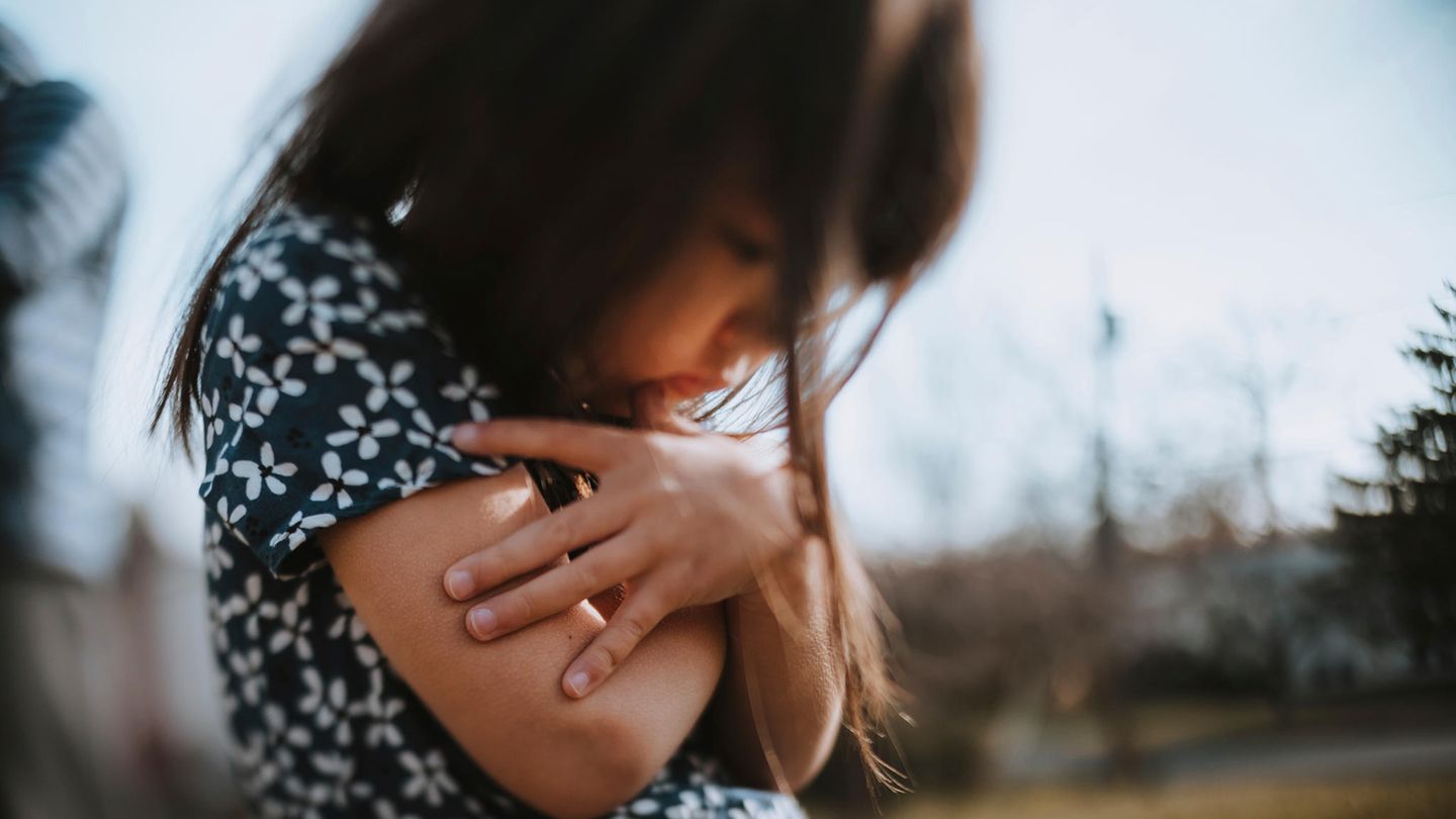 Selbsthilfe-Trend : Sich den eigenen verletzten kindlichen Anteilen zuwenden - sieht so die Lösung (fast) jeden Problems aus? Der Selbsthilfemarkt suggeriert es heute teilweise Sich den eigenen verletzten kindlichen Anteilen zuwenden - sieht so die Lösung (fast) jeden Problems aus? Der Selbsthilfemarkt suggeriert es heute teilweise