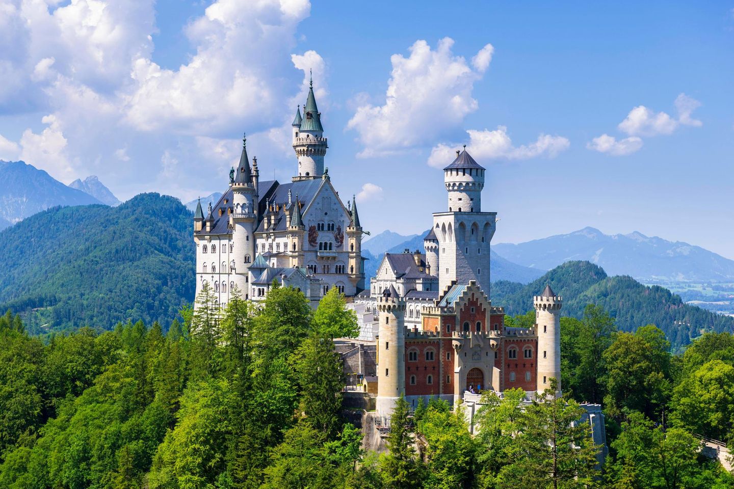 Schloss Neuschwanstein im Sommer, bei Schwangau