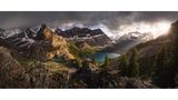 Landschaftsbild einer Berglandschaft mit See