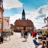 =Ebeltoft, Denmark - 20 July 2020: Many people on the old pedestrian street, People are out shopping, shops along the pedestrian street, The old ebelto City=Ebeltoft Object Name=2G517D5 Original Transmission Reference=20231101183738 Source=www.mauritius-images.com Caption Writer/Editor=mauritius Images, Germany Credit=mauritius images / Alamy Stock P Copyright Notice=