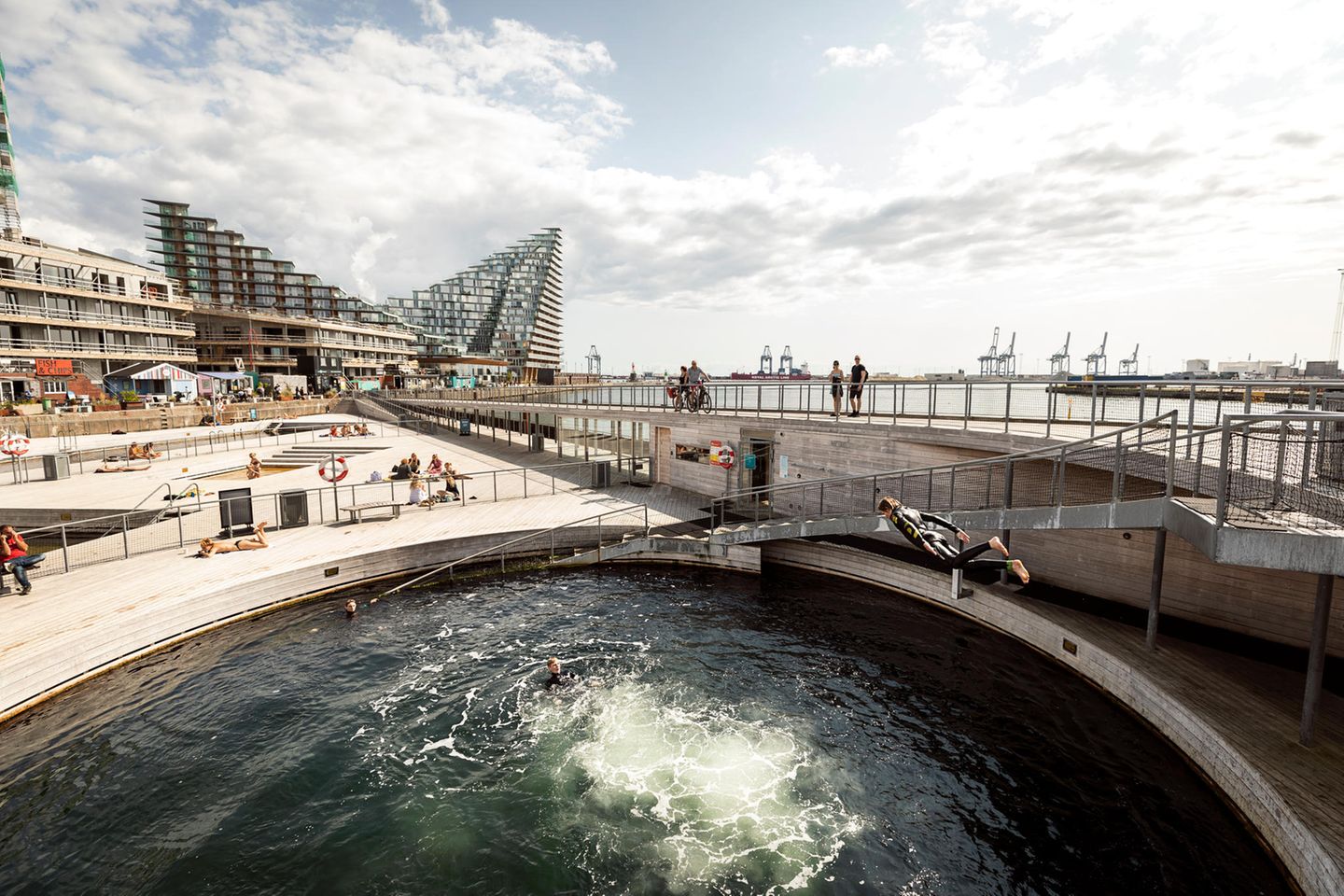 Aarhus: Geschichte trifft Moderne aarhus-harbour-bath-aarhus