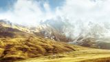 "Nebelgebirge" heißt eine Bergkette in »Herr der Ringe« – die scheinbar in den Französischen Alpen liegt. Die mystische Landschaft am Col du Galibier könnte fast Tolkiens Saga entstammen. Statt eines Ringträgers kreuzen den Pass allerdings vornehmlich Radfahrende: Er ist Teil der Tour de France