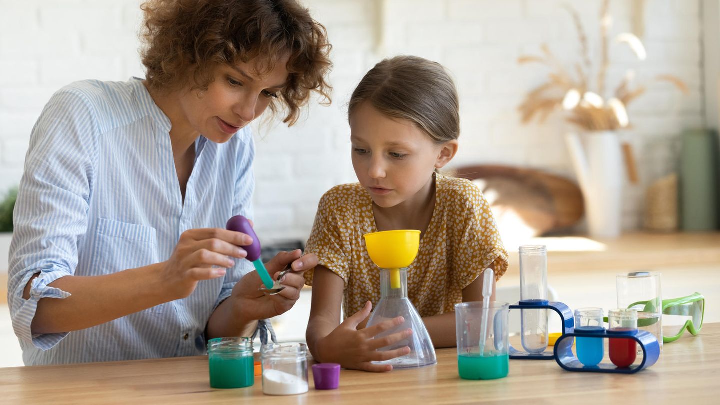 Wer in der Kindheit gern experimentiert und tüftelt, behält diese Leidenschaft oft ein Leben lang