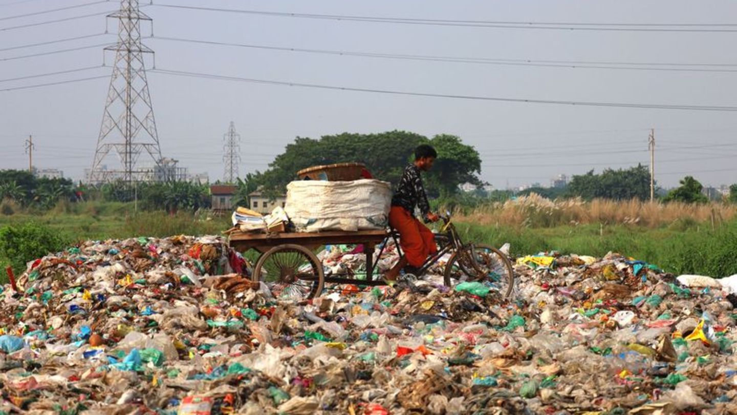 Einmal hergestellt, dauert es Jahrhunderte, bis sich Plastik wieder zersetzt