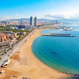 Blick auf den Strand Barceloneta in Barcelona