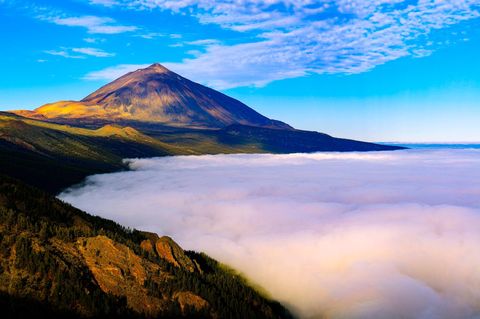 Vulkan Pico del Teide mit blauem Himmel im Hintergrund