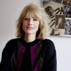 Die Philosophin Dr. Rebekka Reinhard entwirft eine moderne Situationsethik und beschreibt, wie wir im medialen Dauerrauschen wieder Fokus und Klarheit über ethische Werte gewinnen 