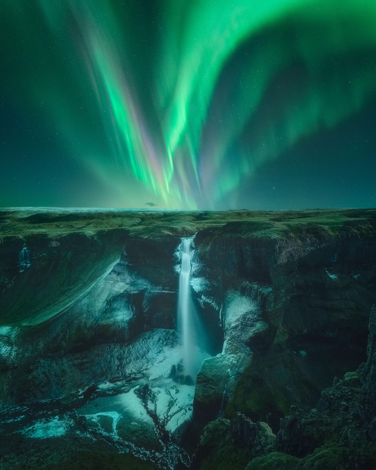 "The dance of the green lady" – Haifoss, Island