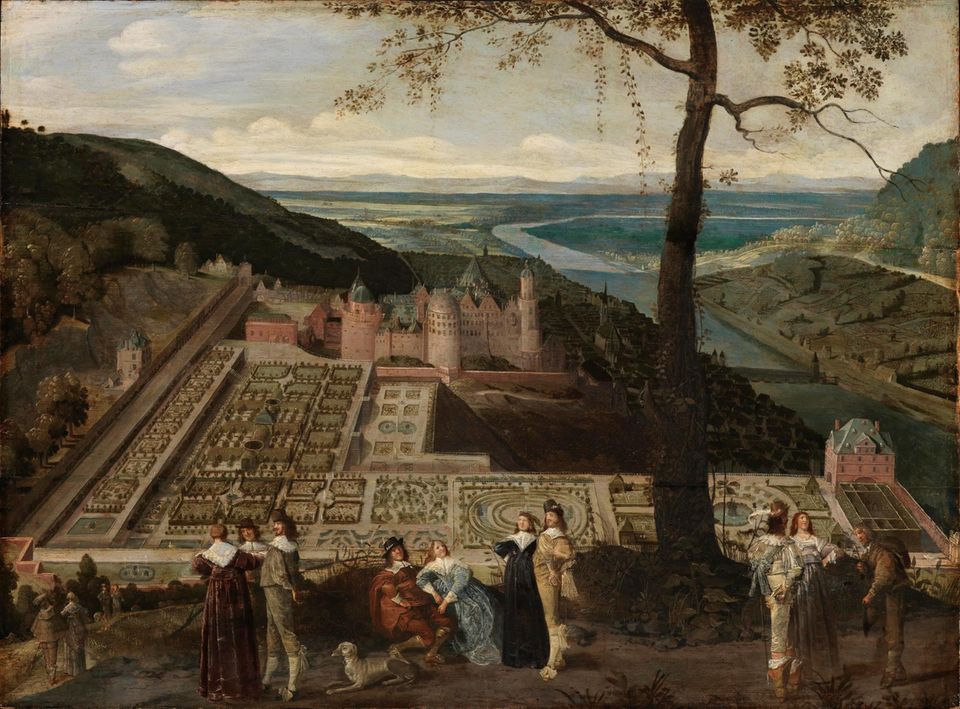 Blick von oben auf ein Schloss mit prächtigen Gärten und dem Neckar-Fluss rechts
