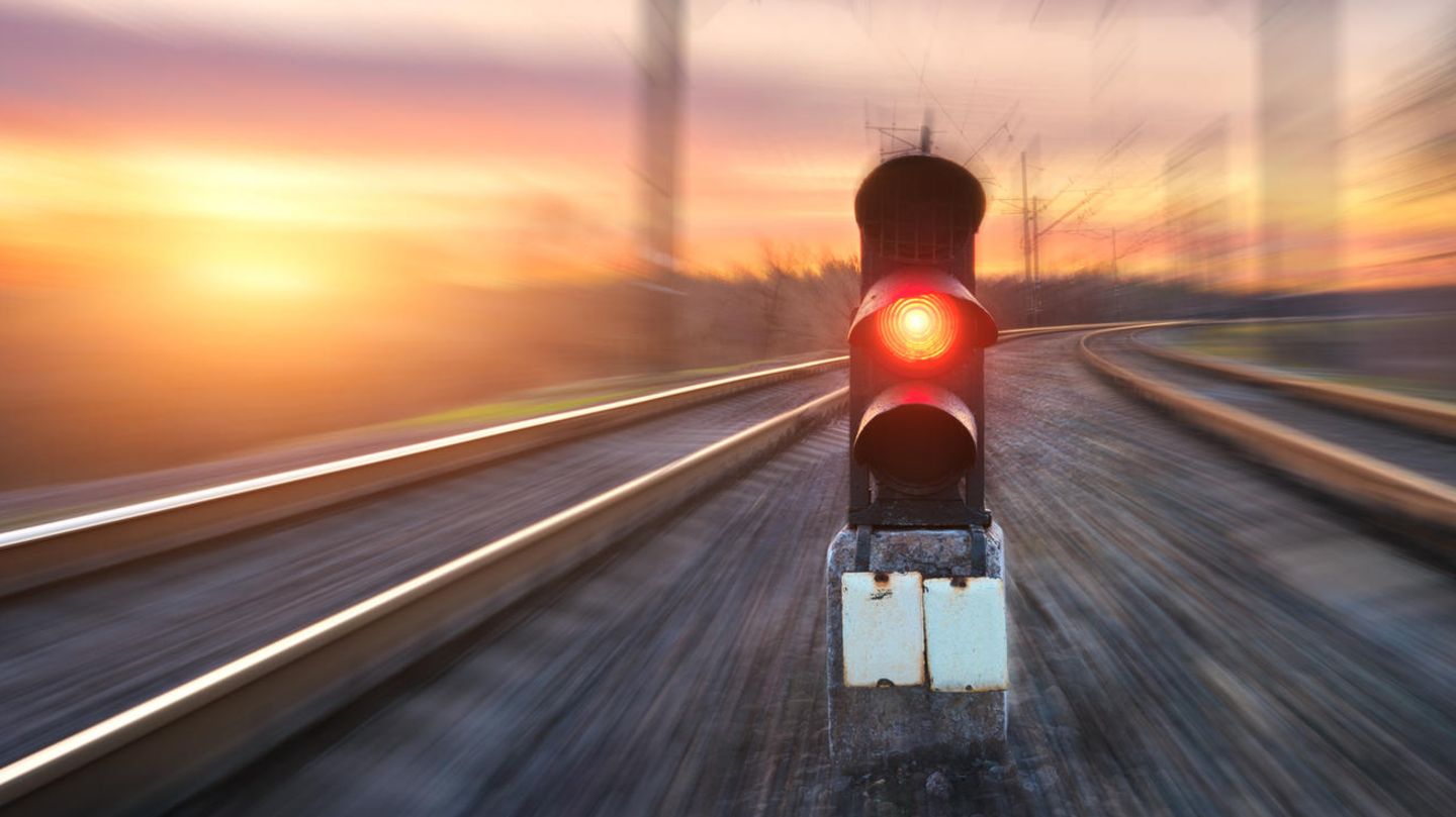 Rotes Signallicht der Bahn