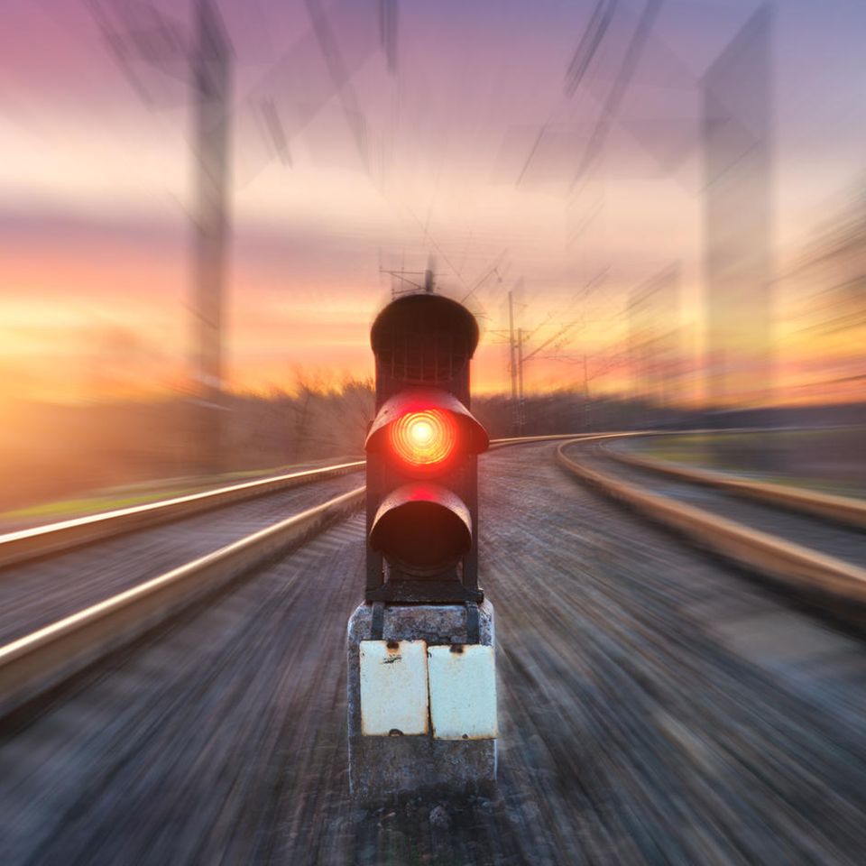 Rotes Signallicht der Bahn