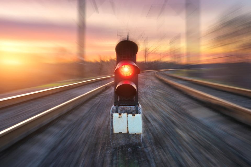 Rotes Signallicht der Bahn