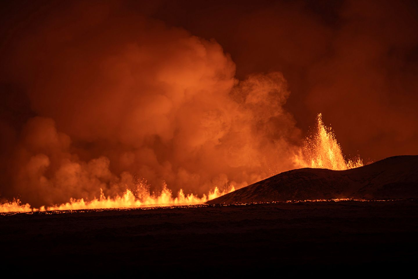 Große Mengen Magma treten aus Große Mengen Magma treten aus
